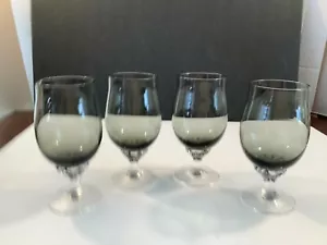 Juego de 4 vasos de jugo con patas de humo coronación Sasaki vástago retorcido transparente - Imagen 1 de 8