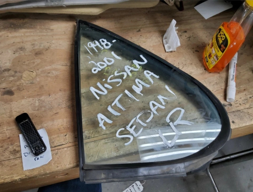 Nissan Altima 1998-2001 conductor ventana de ventilación trasera izquierda vidrio OEM Foto 1 de 1