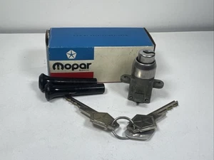 Nuevo de Lote Antiguo 72-79 Mopar Guante Consola Bloqueo Cilindro/Furgoneta Llave, Camión Paquete 100-300 #2976743 - Imagen 1 de 5