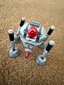 Used LEGO Star Wars Homing Spider Droid Microfighter 75077  with mini figure