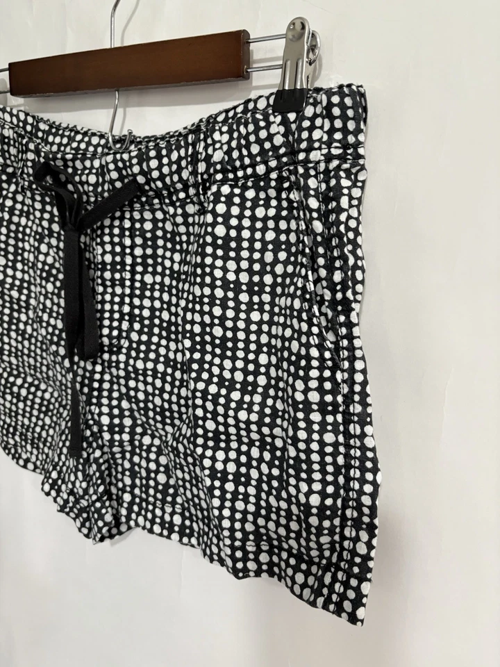 Pantalones cortos Caslon para mujer talla S 100 % lino lunares negros/blancos Foto 1 de 4