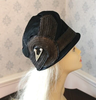Antique Art Deco 1920s Page of Boston Black Satin Straw  Women's Hat - Imagem 1 de 4