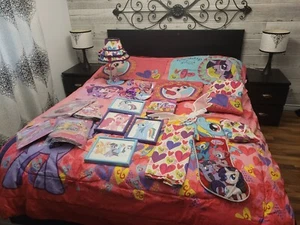 Unique My Little Pony twin Set - Bedspread, Lamp, Decor & More! See video - Picture 1 of 24