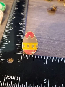 Colorido Pin Ub Solapa de Huevo de Pascua Rosa Amarillo Púrpura - Imagen 1 de 2