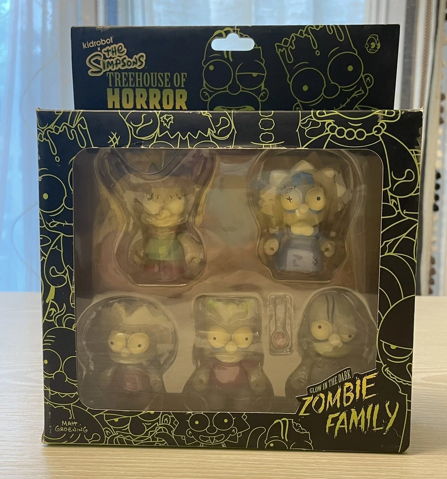 The Simpsons Tree House of Horrors Glow Zombie Family 5 Figure Set Kidrobot