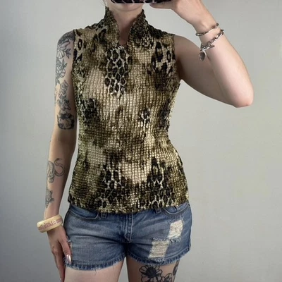 Camiseta sin mangas elástica palomitas de maíz vintage Y2K estampado 3D leopardo cuello alto patrón cuello en V Foto 1 de 4