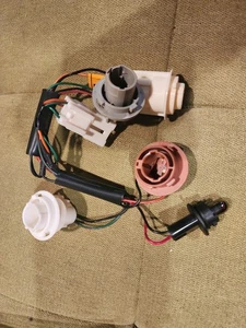 2002-2005 Hyundai Sonata Right Passenger RH Tail Light Wiring Harness Wires OEM - Picture 1 of 5