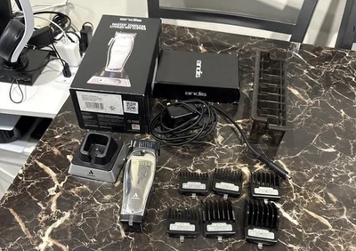 Andis Professional Master Cordless Li-Ion Clipper MLC #12470 - Image 1 of 4