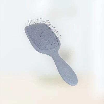 WET BRUSH Go Green LARGE PADDLE DETANGLER BRUSH Thick Course Curly Hair ICE BLUE - Image 1 of 4