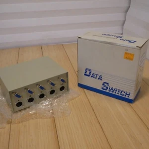 NOS Manuale DB15 HD15 VGA e Tastiera AT 5 Pin Interruttore ABCD 4 posizioni in, 1 uscita - Foto 1 di 8