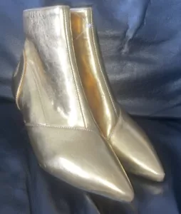 STIVALETTI DONNA TAGLIA UK 4,5 ORO METALLIZZATO TACCO A GATTINO SENZA MARCHIO MAI INDOSSATI - Foto 1 di 9