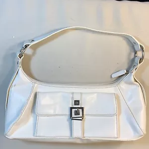 Vintage Cato Beige Patent Faux Leather Zipper Top Handle Shoulder Hand Bag Purse - Picture 1 of 9