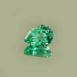 Lab Grown Colombian Hydrothermal Emerald Loose Gemstone Pear Cut 8x6 MM - Picture 1 of 5