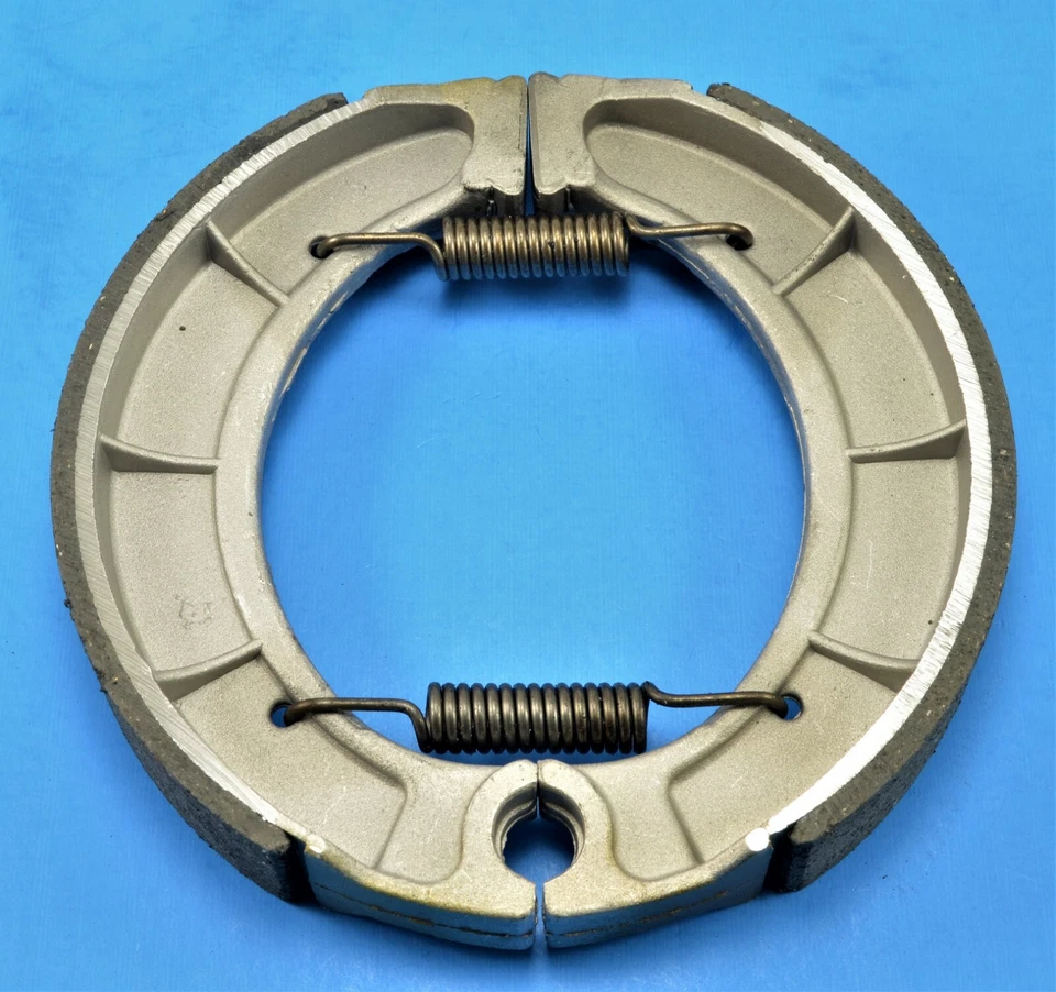 Sapatas de freio traseiras para Yamaha Bear Tracker 250 YFM250 2000-2004 - Imagem 1 de 1