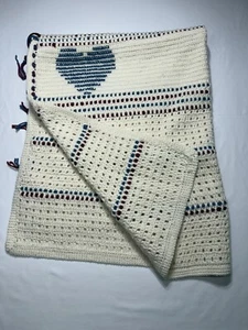 B10 Crochet Afgano Crema, Borgoña, Azul Pastel con Corazón Hecho a Mano  - Imagen 1 de 2