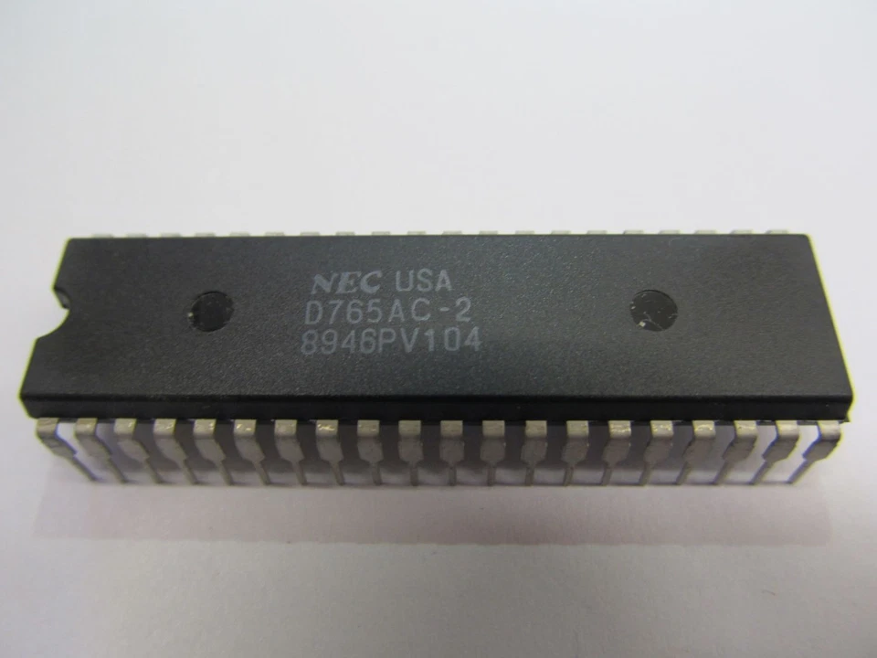 UPD765AC-2 - NEC DIP40 Floppy Disk Controller - D765AC-2 - Image 1 of 1
