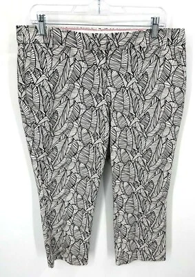 Pantalones Saint Tropez West para mujer 12 hojas negras blancas tropicales recortados elásticos Foto 1 de 4