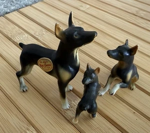 Vintage Set 3 Bone China Miniature Doberman Pinscher Dog Family Figurine Japan - Picture 1 of 5