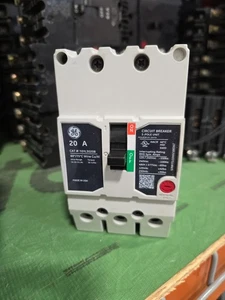 GE TEYL3020B 3pole 20amp 480v circuit breaker type TEY - Picture 1 of 5