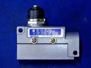 HONEYWELL MICRO SWITCH BZE-5018 *NEW IN BOX* NEXT DAY AIR AVAILIABLE - Picture 1 of 9