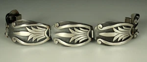 STERLING TAXCO Niello Bracelet 1950s AZTEC Motif Sz 7 Signed AVC Mexico FAB - Picture 1 of 9