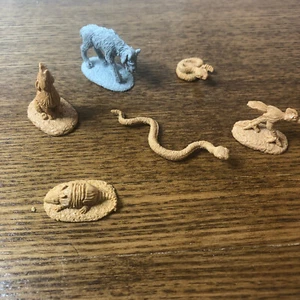 6 BARSZO - BATTLE OF CHURUBUSCO CRITTERS - 54MM - SNAKES - COYOTE - ETC - ORIGINAL - Bild 1 von 1