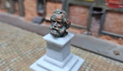 1/87 "Karl Marx" Büste Denkmal Memorial Bronze Statue Stadt Diorama H0 1:87 - Bild 1 von 4