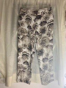 KATE HILL PANTS COTTON BLEND FLORAL BROWN ROSES CASUAL Crop Pants SIze 6 - Picture 1 of 12