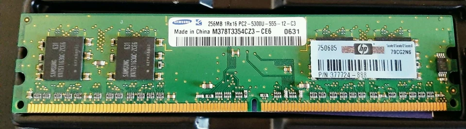256MB RAM Samsung PC2-5300 DIMM DDR2-667 - Immagine 1 di 1