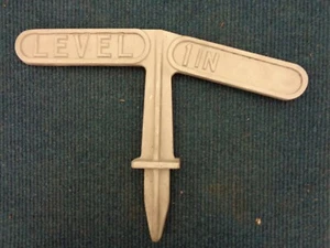 Cast Aluminium Gradient Post 7¼" 10¼" gauge Railway Level Left Down Right - Picture 1 of 2