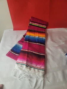 Runner da tavolo messicano Serape a righe fucsia 14-1/2" x 87" con sciarpa frange - Foto 1 di 3