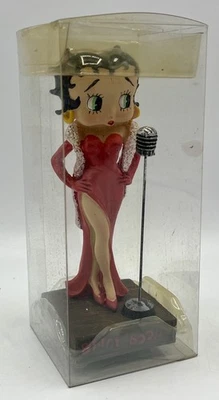 Figurine BETTY BOOP en robe rouge au micro - M6 Interactions - 2000's - Neuf - Photo 1/4