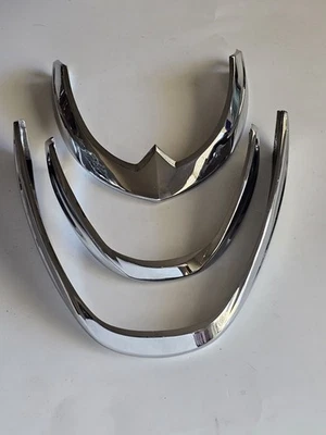 Puntas de guardabarros delanteras traseras OEM Yamaha cromadas 3 piezas Vstar 1300 STR-3D826- 90 91 92  Foto 1 de 2