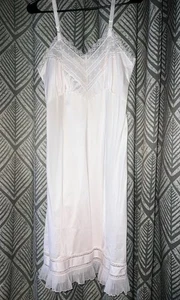 Vintage FANCY White Nylon Slip Pleated Accordion Chiffon Hem Size 4 Small - Picture 1 of 3