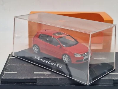 VOLKSWAGEN Golf V R32 rossa - Minichamps - Scala 1/43 - Immagine 1 di 4