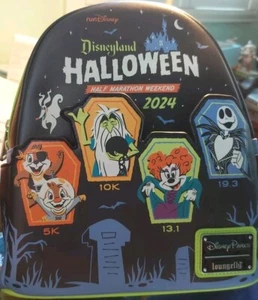 Neu mit Etikett Loungefly Disneyland 2024 Halloween Halbmarathon Wochenende GID Mini Rucksack - Bild 1 von 14