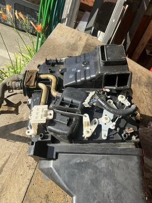 92-95 Honda Civic Heater Core Assembly 79100-SR3-A01 OEM - Image 1 of 4