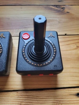 Par de controladores inalámbricos Atari Flashback P1 y P2 - OEM - Ver fotos Foto 1 de 4