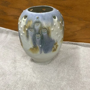 Vintage Signed Rosalyn Tyge Starship Studio Art Pottery Reticulated 7.25” Vase - Picture 1 of 9
