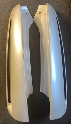 02-06 Escalade Left & Right Set D Pillar Trim 800J White Diamond Pearl Moundings - Image 1 of 4