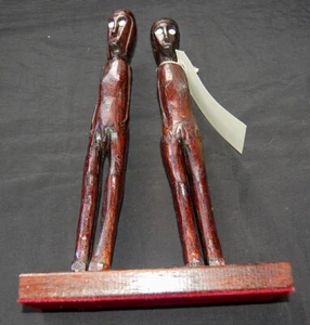 Old hand carved Asmat double figure statuette, Momogo Village, Papua 31x20x8cm. - Picture 1 of 6