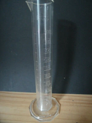 EPROUVETTE   Graduée  200 ml - Photo 1/2