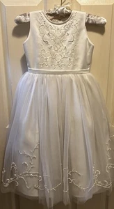 Size  6  Joan Calabrese Girls First Communion Dress Beaded Lace Bodice - Picture 1 of 8