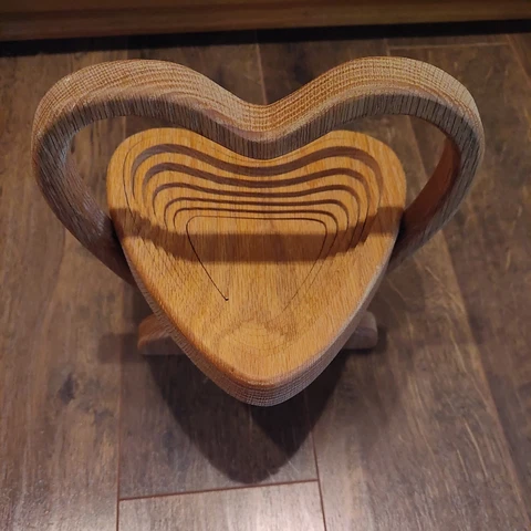 Heart shaped Wooden Spiral Cut Collapsible Basket Trivet 8.5"Tx 7.5"w Cover