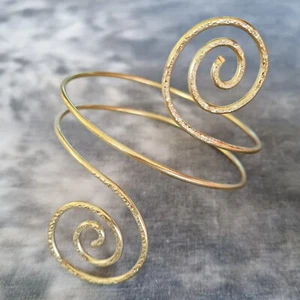 Oberarmreif Spiralen ~ Messing ~ Armreif (1559) - Bild 1 von 3