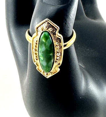 Anillo Sarah Coventry Cabujón Marquesa Verde Tono Dorado Ajustable Vintage Firmado  Foto 1 de 4