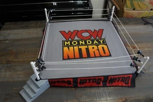 Anillo a escala auténtica Wicked Cool Toys WWE WCW Monday Nitro para figuras de acción - Imagen 1 de 22