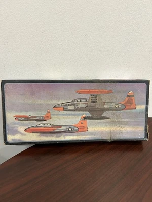 AMT Lockheed T-33A Shooting Star 1/72 Scale Kit #A-637 - Image 1 of 3