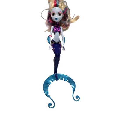 Muñeca Monster High Lagoona Azul Gran Arrecife Scarrier Brillante Ghoulfish  Foto 1 de 4