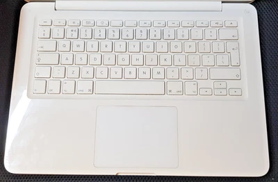 APPLE MACBOOK A1342 13" 2009 2010 TASTATUR HANDAUFLAGE TOPCASE TRACKPAD - Bild 1 von 4